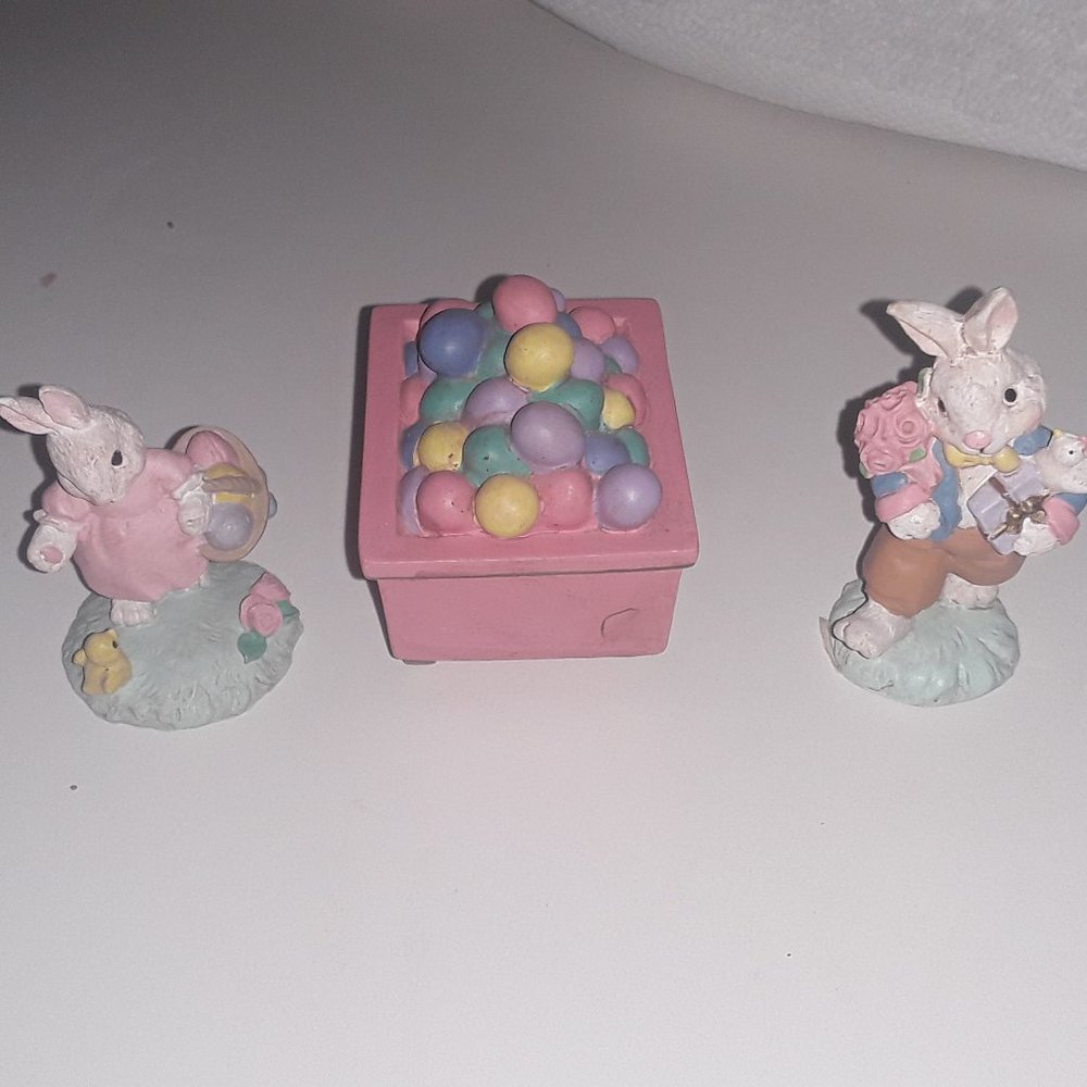 @-Midwest Importers bunnies and an egg cart